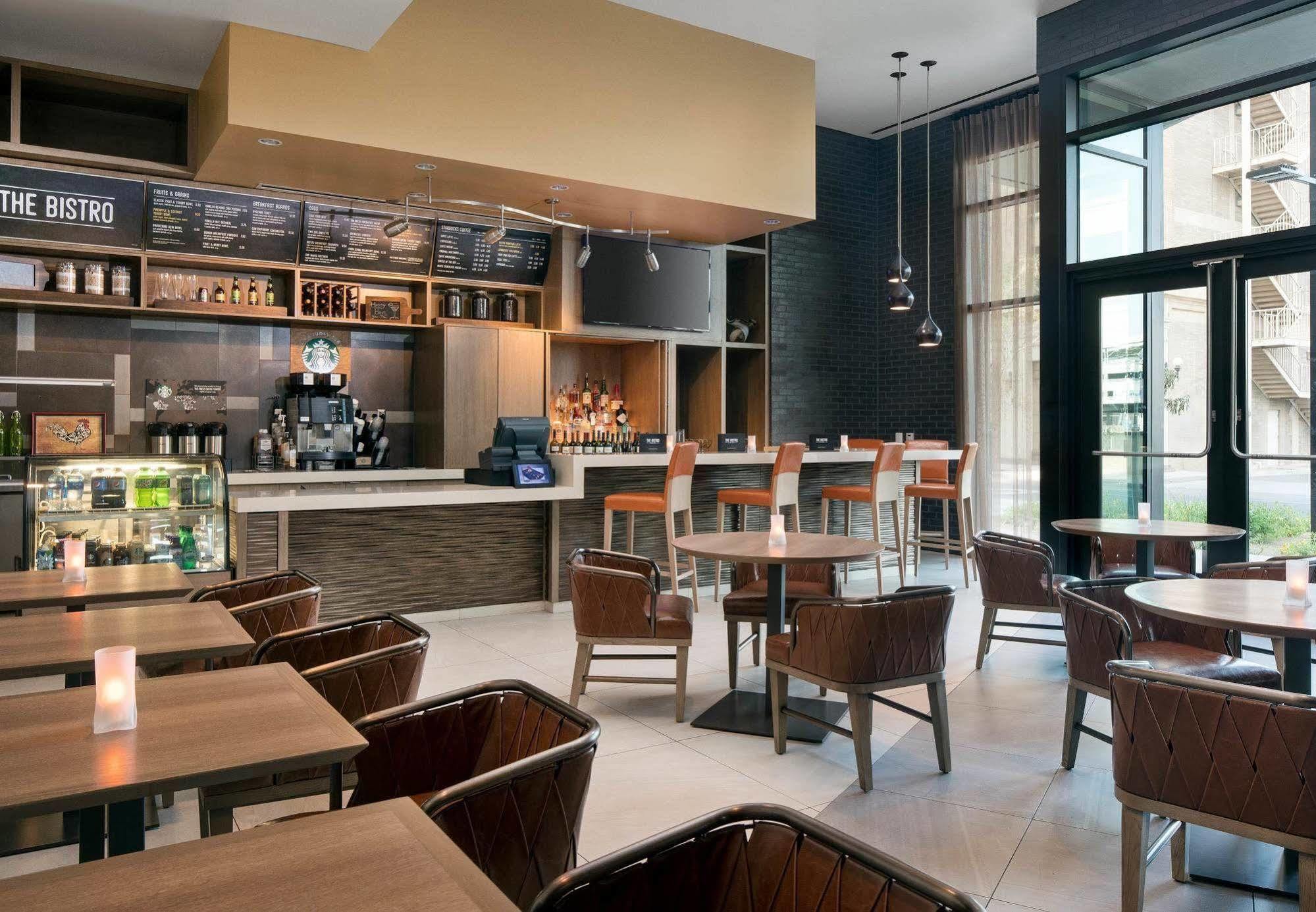 Courtyard By Marriott Phoenix Downtown Exterior foto
